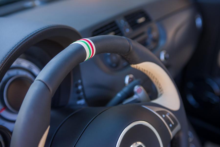 Панель приборов Abarth 695 Edizione Maserati (312) 2013 года  (JP) (фото 3 из 22)